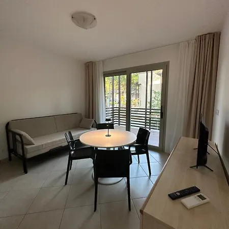 Prassitele Apartment